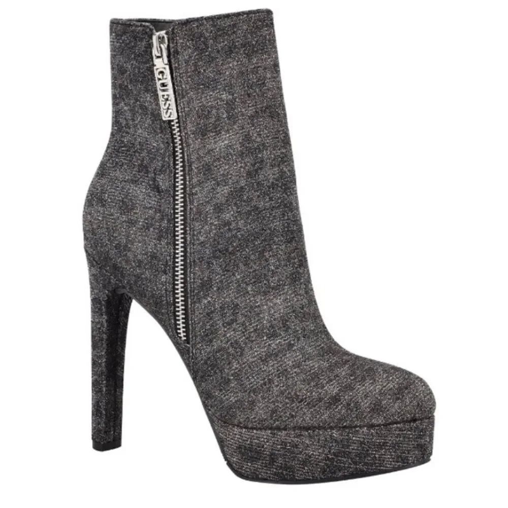 New GUESS Sz 6 Dejah Platform Dress Silver Bootie
